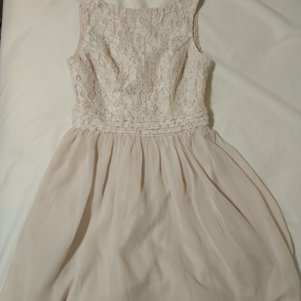 Dress - Picture 4 of 11